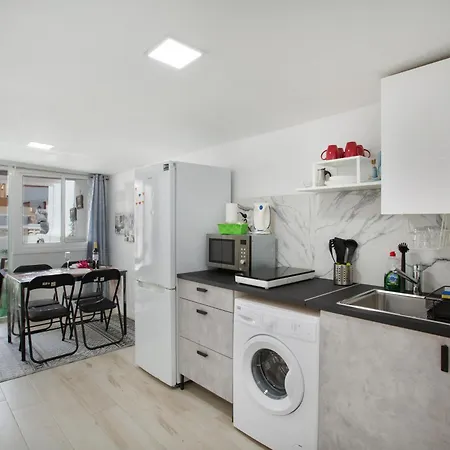 Monica B Агуимес